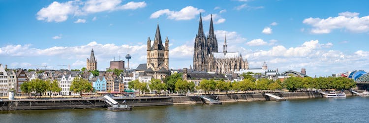 Luxury sightseeing tour of Cologne with private transportation from Amsterdam